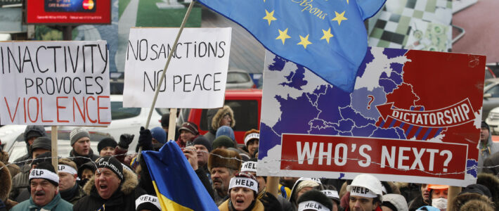 La UE acuerda un cuarto paquete de medidas restrictivas contra Rusia